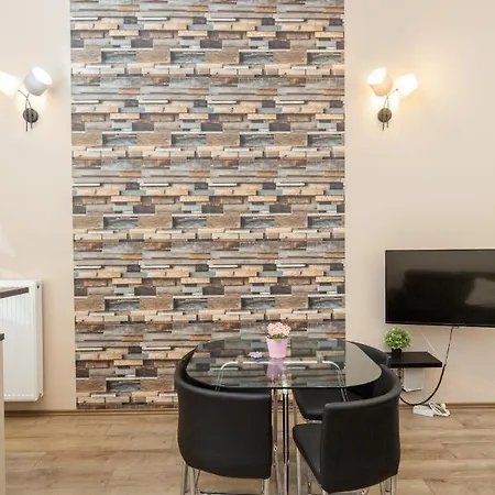 D78 Dohany Apartment *