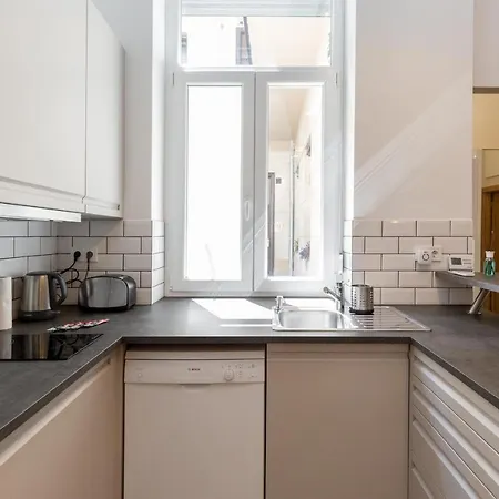 Apartment D78 Dohany *