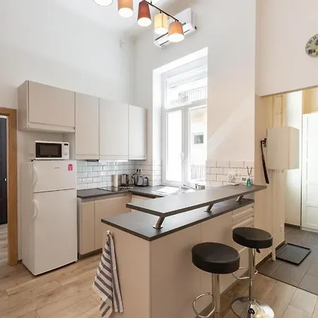 D78 Dohány Budapest