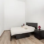 D78 Dohany Apartment *